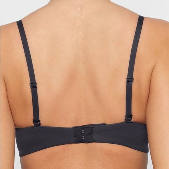 SKIMS Fits Everybody Demi Pushup - Picture 2 of 6